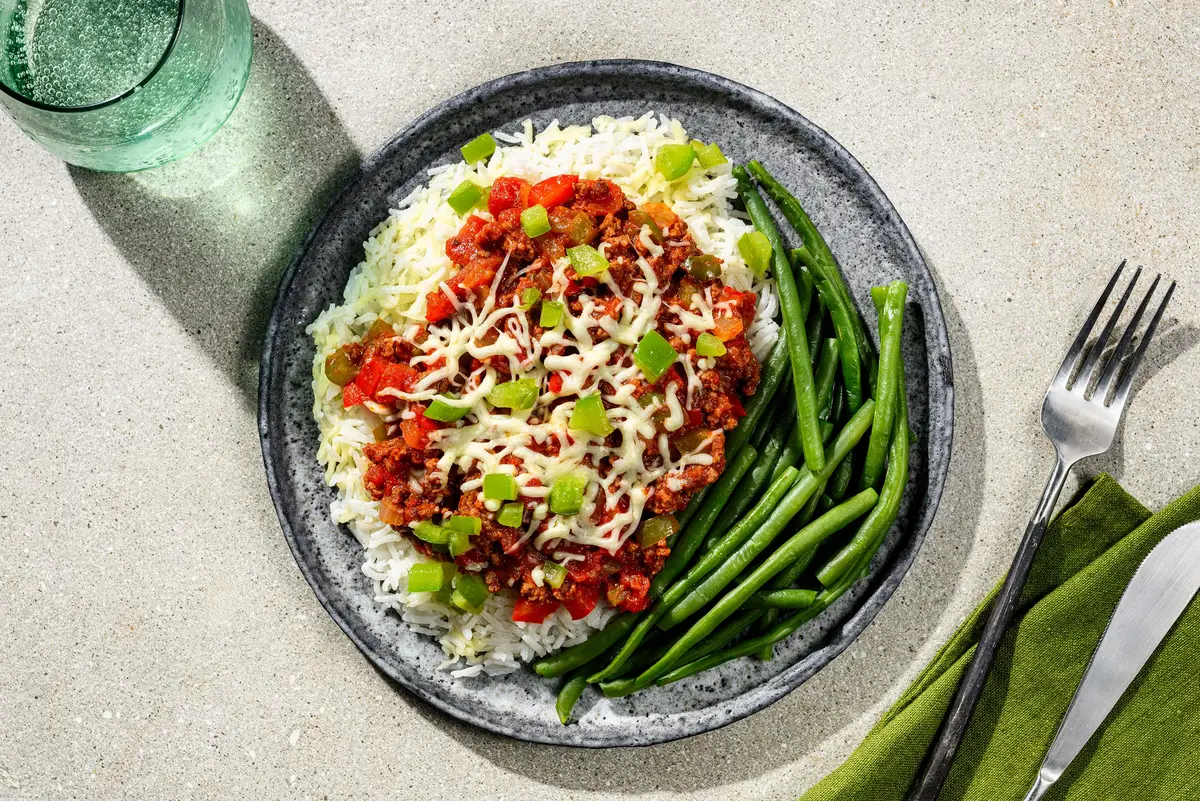 Oksekød og peberfrugt i tomatsauce