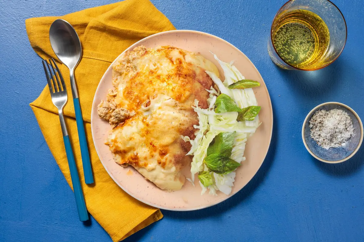 Ostegratineret oksekøds- og tortillabrødslasagne