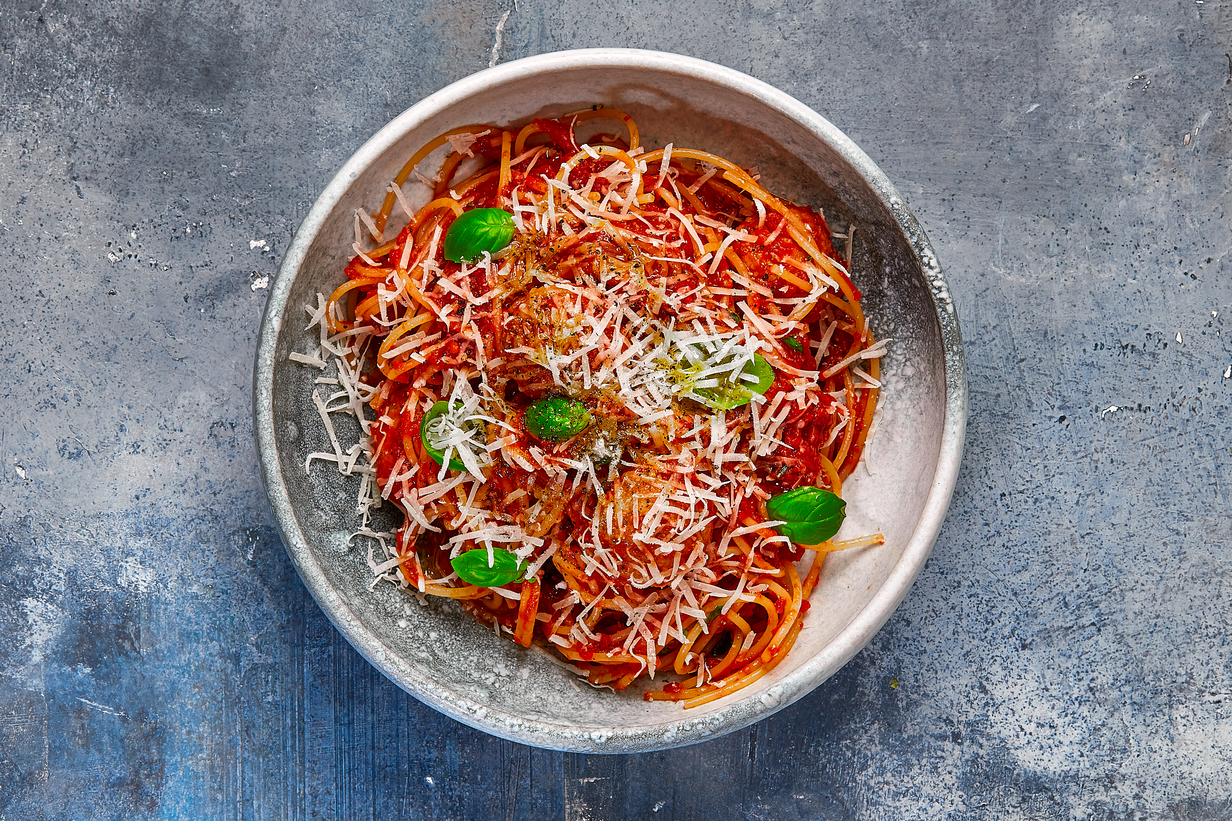 HEAT: Kødboller med spaghetti og basilikum